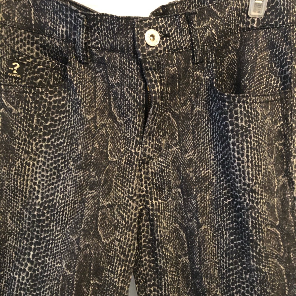 GUESS High Rise Sneak Print Skinny Jeans - Picture 8 of 8